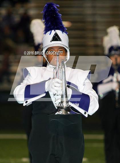 Thumbnail 2 in Mt. Vernon vs. White Oak (3A Div.1 Region 2 Bi-District Final) photogallery.