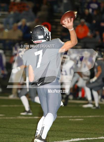 Thumbnail 3 in Mt. Vernon vs. White Oak (3A Div.1 Region 2 Bi-District Final) photogallery.