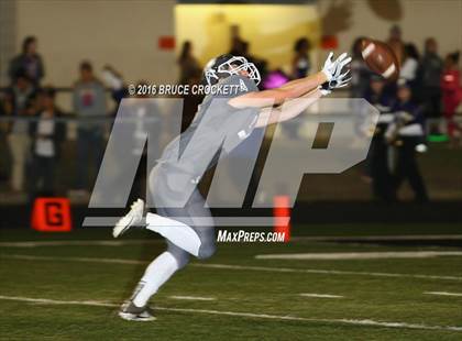 Thumbnail 2 in Mt. Vernon vs. White Oak (3A Div.1 Region 2 Bi-District Final) photogallery.