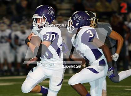Thumbnail 3 in Mt. Vernon vs. White Oak (3A Div.1 Region 2 Bi-District Final) photogallery.