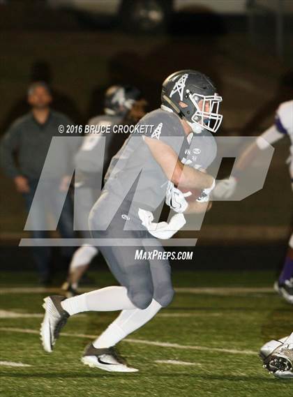 Thumbnail 1 in Mt. Vernon vs. White Oak (3A Div.1 Region 2 Bi-District Final) photogallery.