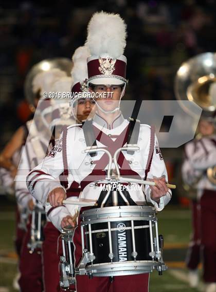 Thumbnail 3 in Mt. Vernon vs. White Oak (3A Div.1 Region 2 Bi-District Final) photogallery.