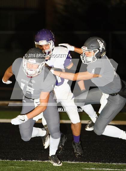 Thumbnail 2 in Mt. Vernon vs. White Oak (3A Div.1 Region 2 Bi-District Final) photogallery.