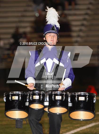 Thumbnail 2 in Mt. Vernon vs. White Oak (3A Div.1 Region 2 Bi-District Final) photogallery.