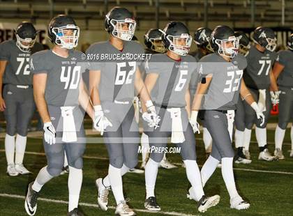 Thumbnail 3 in Mt. Vernon vs. White Oak (3A Div.1 Region 2 Bi-District Final) photogallery.