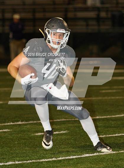 Thumbnail 1 in Mt. Vernon vs. White Oak (3A Div.1 Region 2 Bi-District Final) photogallery.