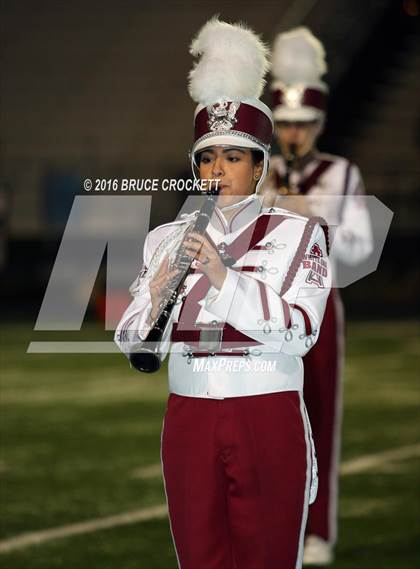 Thumbnail 1 in Mt. Vernon vs. White Oak (3A Div.1 Region 2 Bi-District Final) photogallery.