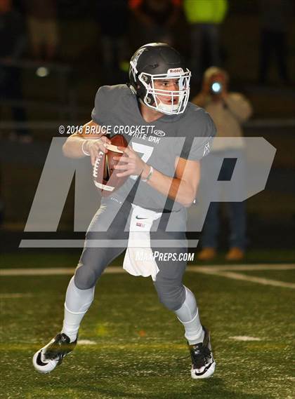 Thumbnail 1 in Mt. Vernon vs. White Oak (3A Div.1 Region 2 Bi-District Final) photogallery.