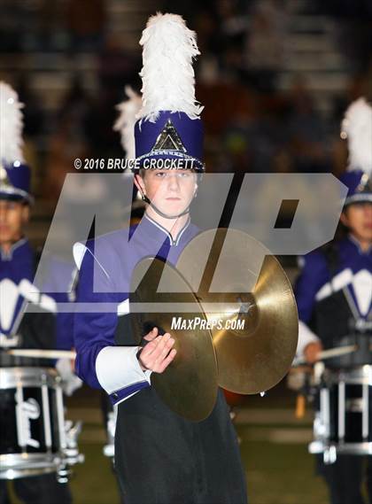 Thumbnail 1 in Mt. Vernon vs. White Oak (3A Div.1 Region 2 Bi-District Final) photogallery.