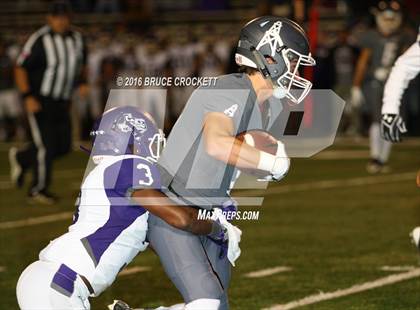 Thumbnail 3 in Mt. Vernon vs. White Oak (3A Div.1 Region 2 Bi-District Final) photogallery.