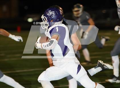 Thumbnail 1 in Mt. Vernon vs. White Oak (3A Div.1 Region 2 Bi-District Final) photogallery.