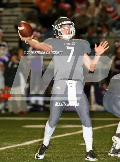 Thumbnail 1 in Mt. Vernon vs. White Oak (3A Div.1 Region 2 Bi-District Final) photogallery.