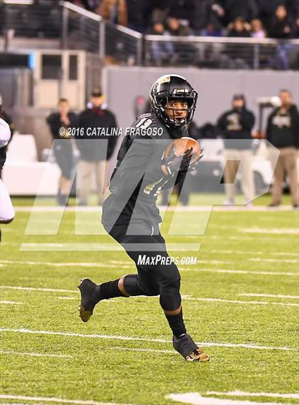Thumbnail 2 in Paramus Catholic vs. St. Peter's Prep (NJSIAA Non-Public Group 4 Final) photogallery.