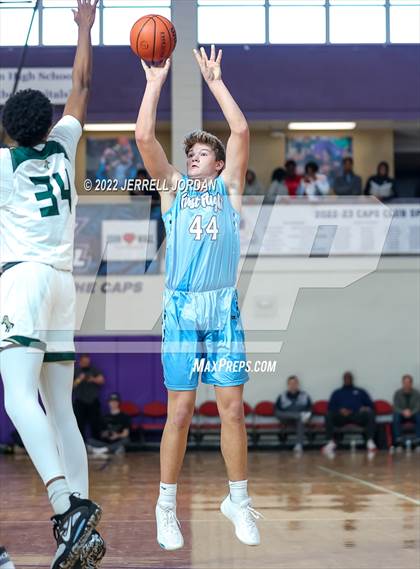 Thumbnail 1 in First Flight vs Northwood (John Wall Holiday Invitational) photogallery.