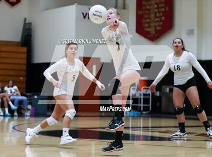 Thumbnail 1 in Oaks Christian vs Calabasas photogallery.