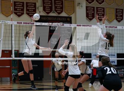 Thumbnail 2 in Oaks Christian vs Calabasas photogallery.