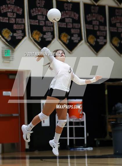 Thumbnail 2 in Oaks Christian vs Calabasas photogallery.