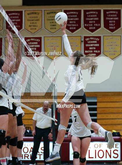Thumbnail 3 in Oaks Christian vs Calabasas photogallery.