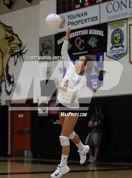 Thumbnail 3 in Oaks Christian vs Calabasas photogallery.