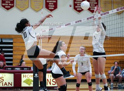Thumbnail 3 in Oaks Christian vs Calabasas photogallery.