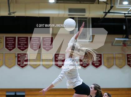 Thumbnail 2 in Oaks Christian vs Calabasas photogallery.