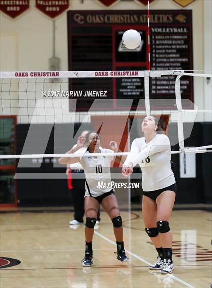 Thumbnail 3 in Oaks Christian vs Calabasas photogallery.