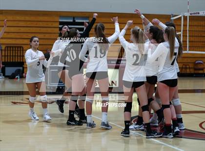 Thumbnail 3 in Oaks Christian vs Calabasas photogallery.