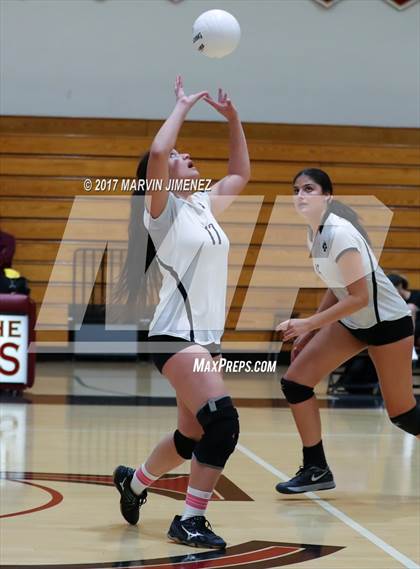Thumbnail 1 in Oaks Christian vs Calabasas photogallery.