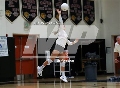 Thumbnail 3 in Oaks Christian vs Calabasas photogallery.