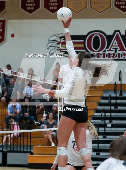 Thumbnail 3 in Oaks Christian vs Calabasas photogallery.
