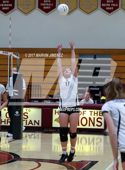 Thumbnail 3 in Oaks Christian vs Calabasas photogallery.