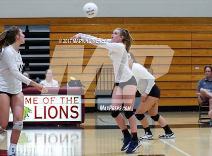 Thumbnail 3 in Oaks Christian vs Calabasas photogallery.