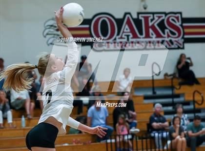 Thumbnail 3 in Oaks Christian vs Calabasas photogallery.