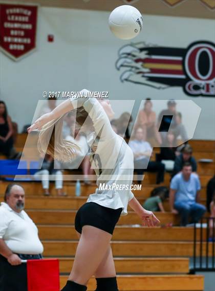 Thumbnail 2 in Oaks Christian vs Calabasas photogallery.