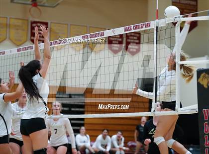 Thumbnail 2 in Oaks Christian vs Calabasas photogallery.