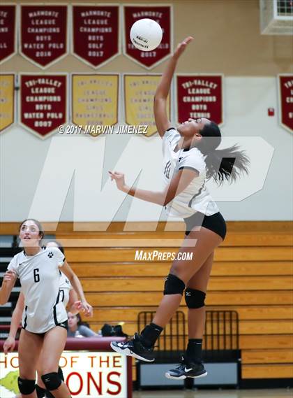 Thumbnail 1 in Oaks Christian vs Calabasas photogallery.
