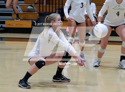 Thumbnail 3 in Oaks Christian vs Calabasas photogallery.