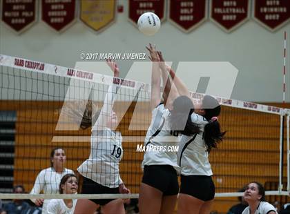 Thumbnail 1 in Oaks Christian vs Calabasas photogallery.