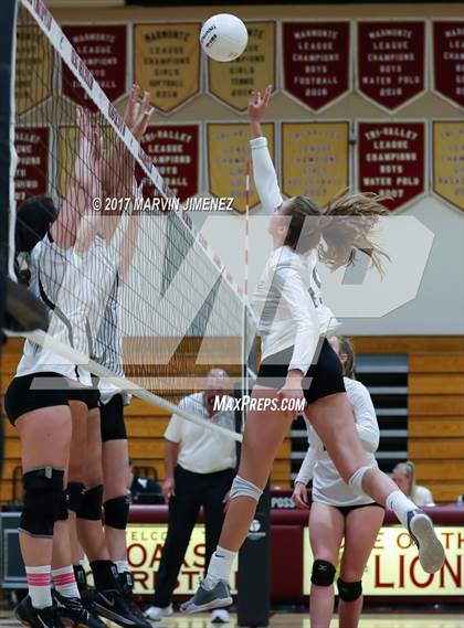 Thumbnail 1 in Oaks Christian vs Calabasas photogallery.