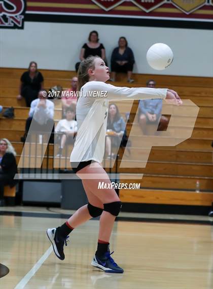 Thumbnail 1 in Oaks Christian vs Calabasas photogallery.