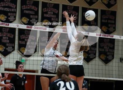 Thumbnail 2 in Oaks Christian vs Calabasas photogallery.