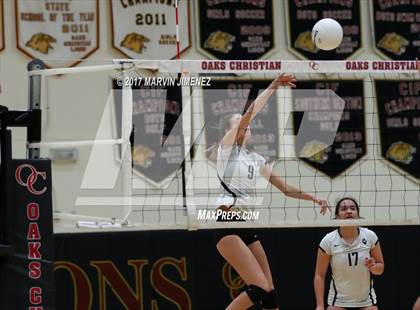Thumbnail 3 in Oaks Christian vs Calabasas photogallery.