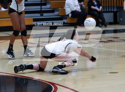 Thumbnail 3 in Oaks Christian vs Calabasas photogallery.