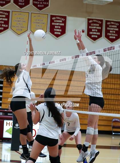 Thumbnail 1 in Oaks Christian vs Calabasas photogallery.