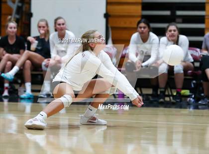 Thumbnail 3 in Oaks Christian vs Calabasas photogallery.