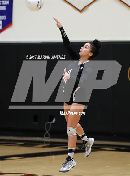 Thumbnail 1 in Oaks Christian vs Calabasas photogallery.