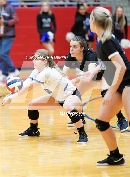 Thumbnail 3 in Midlothian vs Forney (UIL 5A Regional Quarterfinal) photogallery.