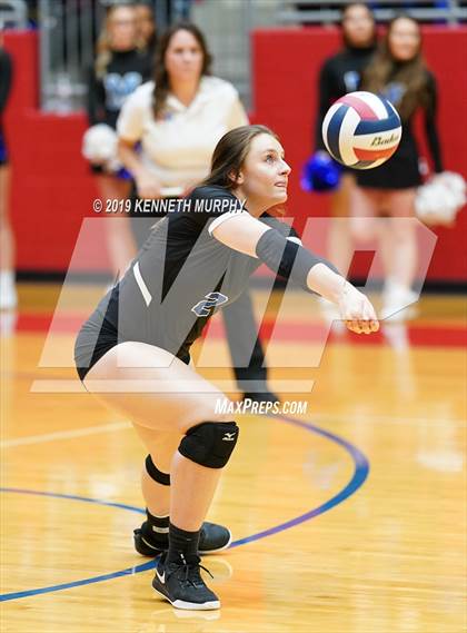 Thumbnail 2 in Midlothian vs Forney (UIL 5A Regional Quarterfinal) photogallery.
