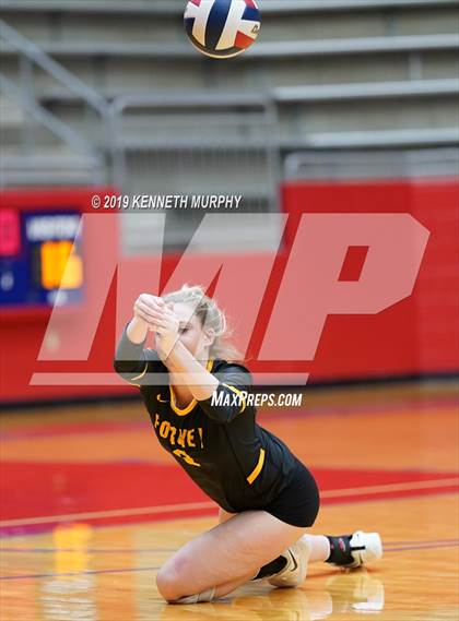Thumbnail 3 in Midlothian vs Forney (UIL 5A Regional Quarterfinal) photogallery.