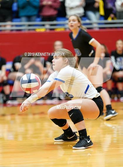 Thumbnail 2 in Midlothian vs Forney (UIL 5A Regional Quarterfinal) photogallery.
